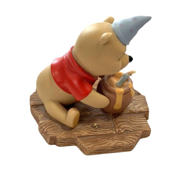 Pooh & Friends Hip Hop Poohray Figure Figurine Disney Blowing Out Candle In Pot - Picture 4 of 5